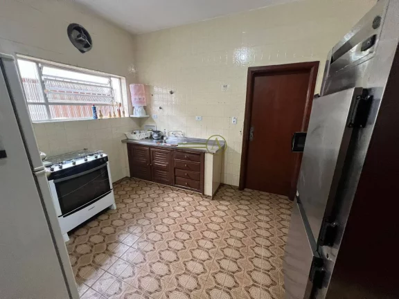 Imagem Casa a venda 5 lotes no Centro de Peruíbe 100 metros da praia em Peruíbe