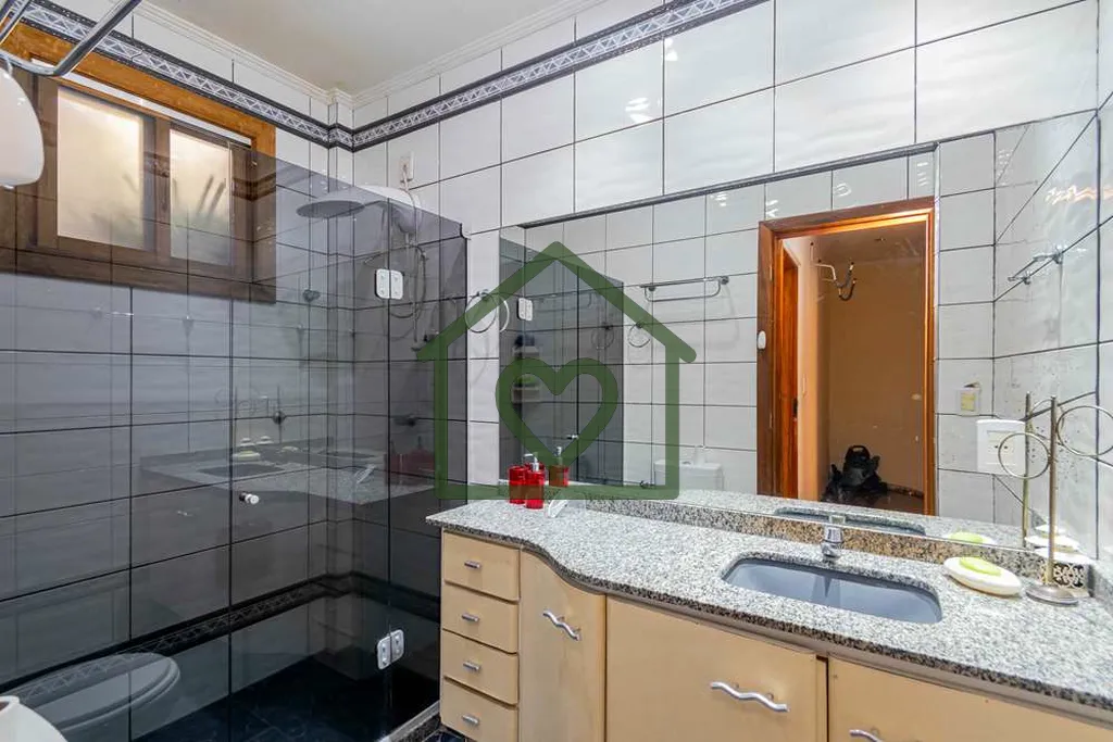 Imagem Descubra Seu Novo Lar ou Espaço Comercial! 
Apresentamos esta excelente casa térrea com sobrado no...