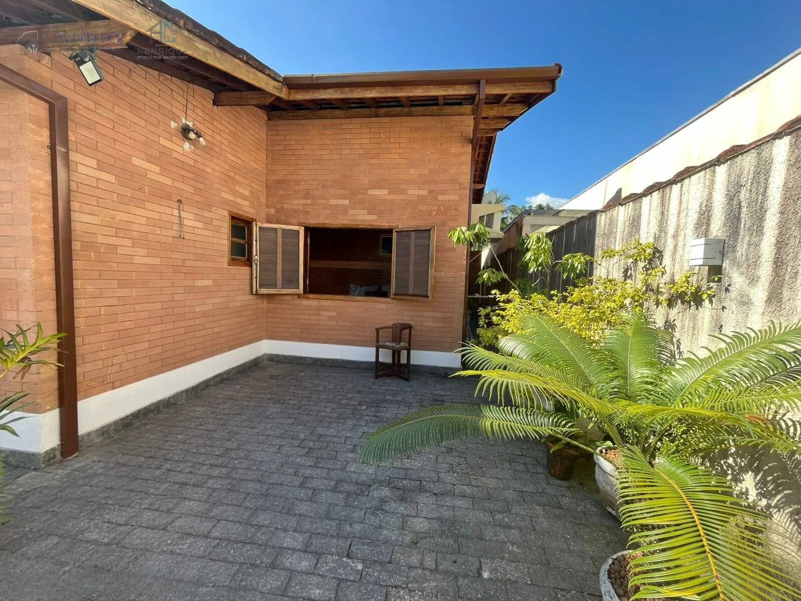 Imagem Excelente para Temporada: Casa com Piscina em Condomínio Seguro e Tranquilo