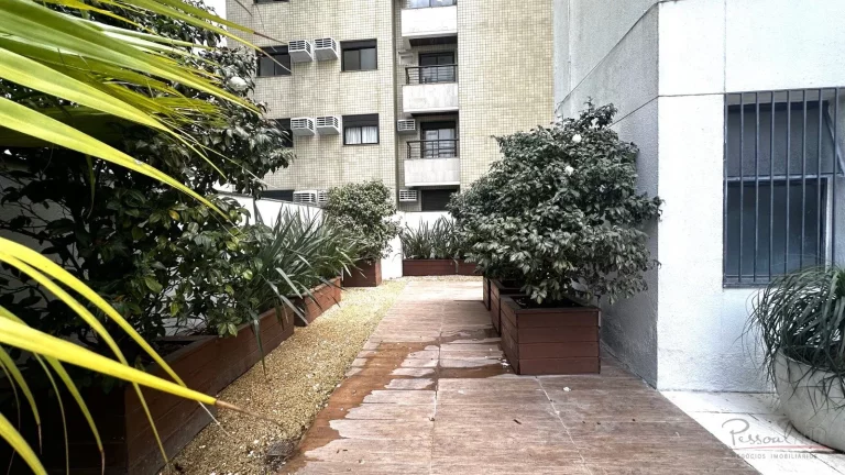 Imagem Localizado na Avenida Beira-Mar, próximo ao Beiramar Shopping, tem acesso fácil ao Centro da cidad...