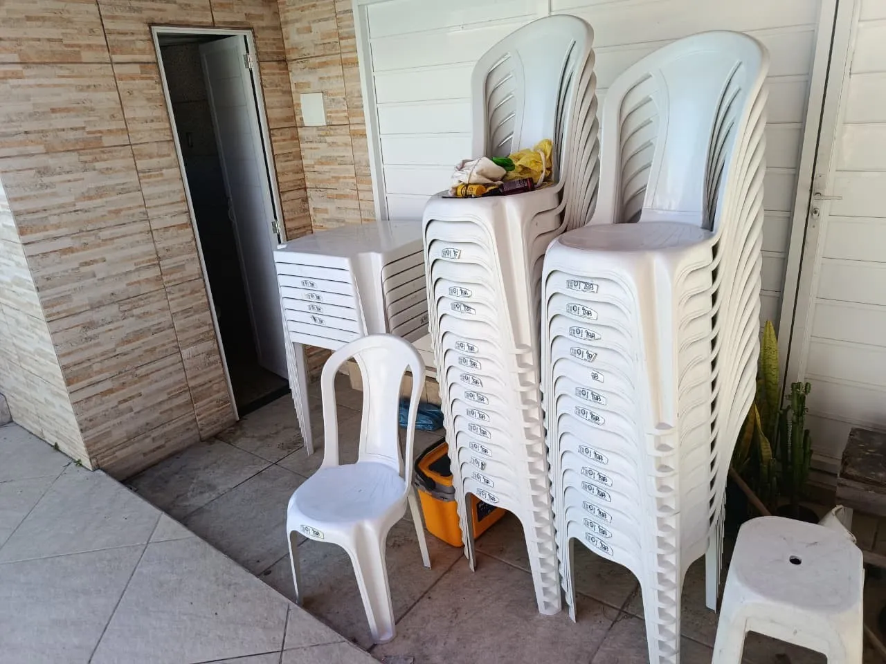 Imagem Casa Comercial para Venda em Rio de Janeiro, Campo Grande, 2 banheiros, 2 vagas