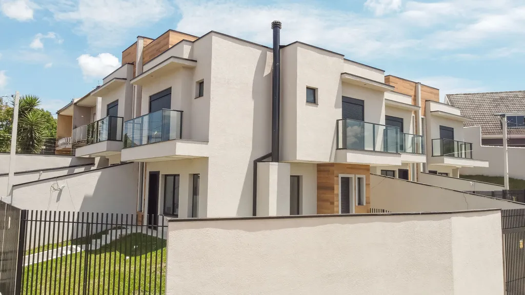 Foto do imóvel Casa em Condomínio de Luxo no Atuba, Curitiba-PR: 3 Quartos, 1 Suíte, 3 Banheiros, 2 Vagas, 103,56m² de Pura Elegância!