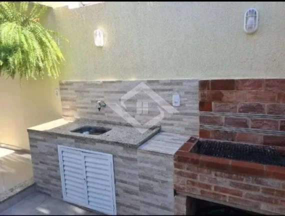 Imagem CASA DÚPLEX EM CONDOMÍNIO COM PISCINA NA FREGUESIA