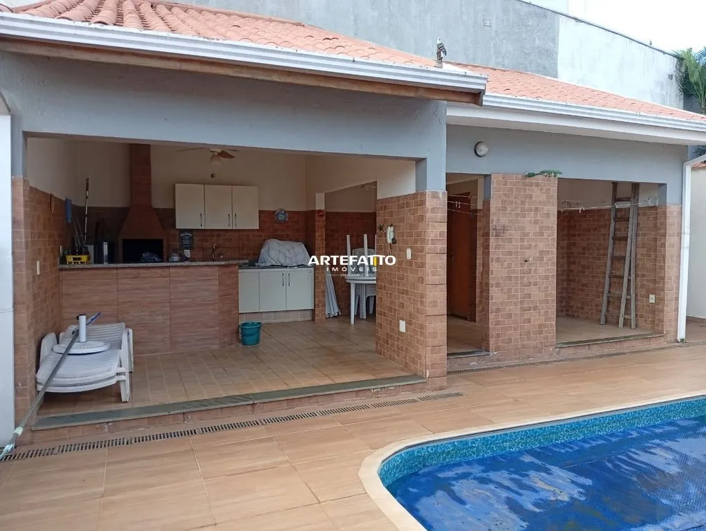 Foto do imóvel Casa Jd. Santana 3 Quartos, com piscina em Rua Teotínio Silva