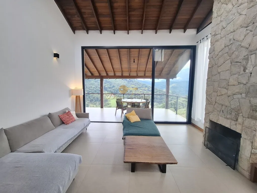 Imagem Casa em Condomínio para Venda em Teresópolis / RJ no bairro Vargem Grande