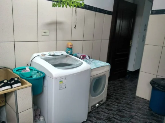 Imagem Sobrado Maravilhoso com 225 m² 3 Dormitórios com Suíte 2 Vagas de Garagem