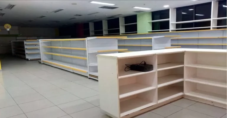 Imagem Loja comercial com 219m2com mezanino, Itaigara