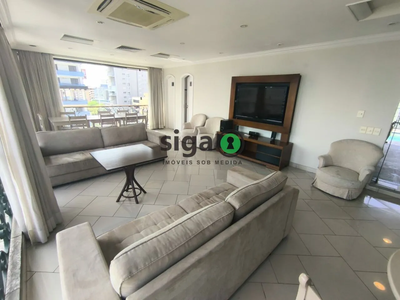 Imagem Flat à venda no Jardins com vaga , reformado e mobiliado .