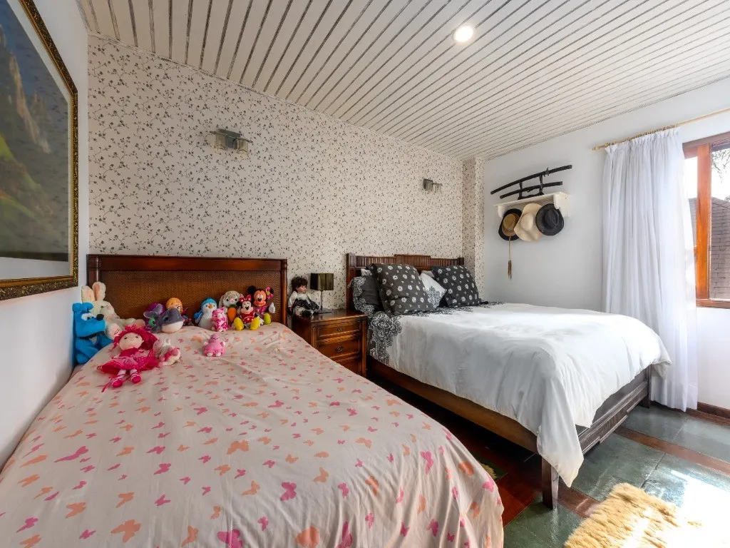 Imagem Casa em Campos do Jordão-SP, casa e jardim Manancial Campos do Jordão SP, casa com 4 quartos e 4 suítes em Campos do Jordão sp, casa 4 dormitórios