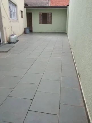Imagem Sobrado com 235 metros de Construção 3 Dormitórios 2 Vagas de Garagens