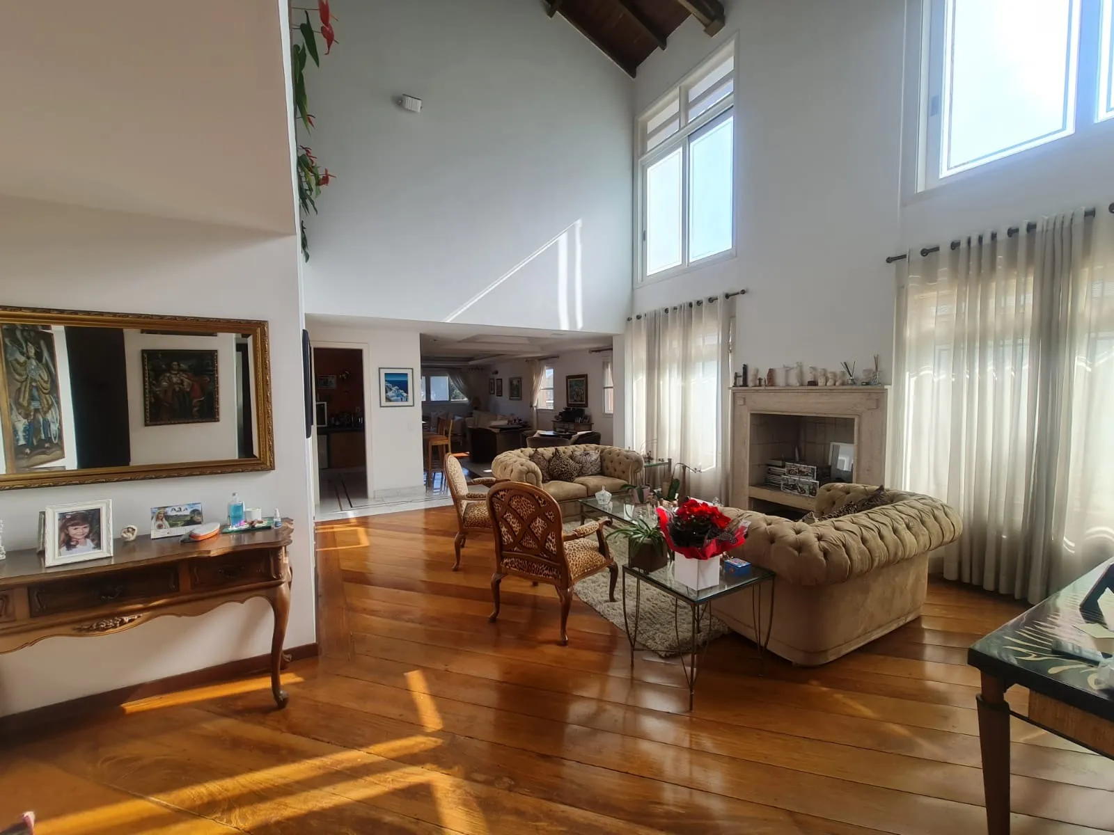 Imagem Casa em condomínio à venda no Alphaville 1 com 4 suítes, 665m².