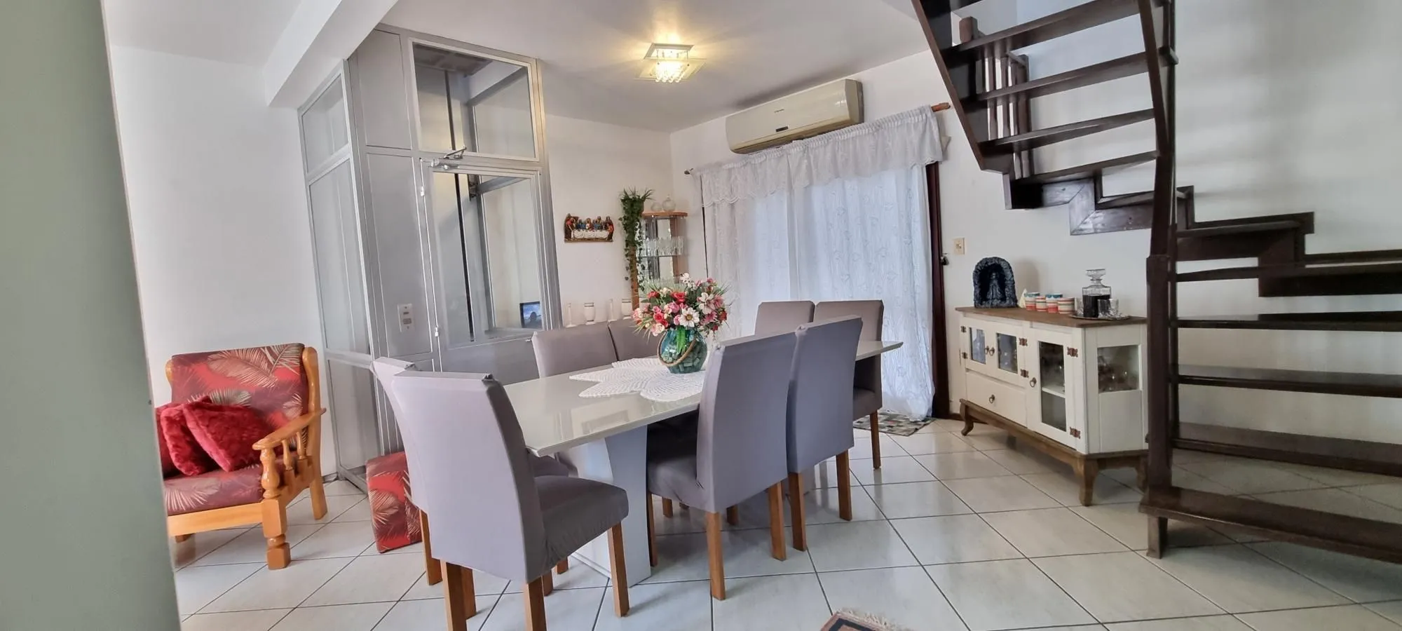 Imagem Casa 3d com elevador 3WC, 2V Espirito Santo Porto Alegre zona sul