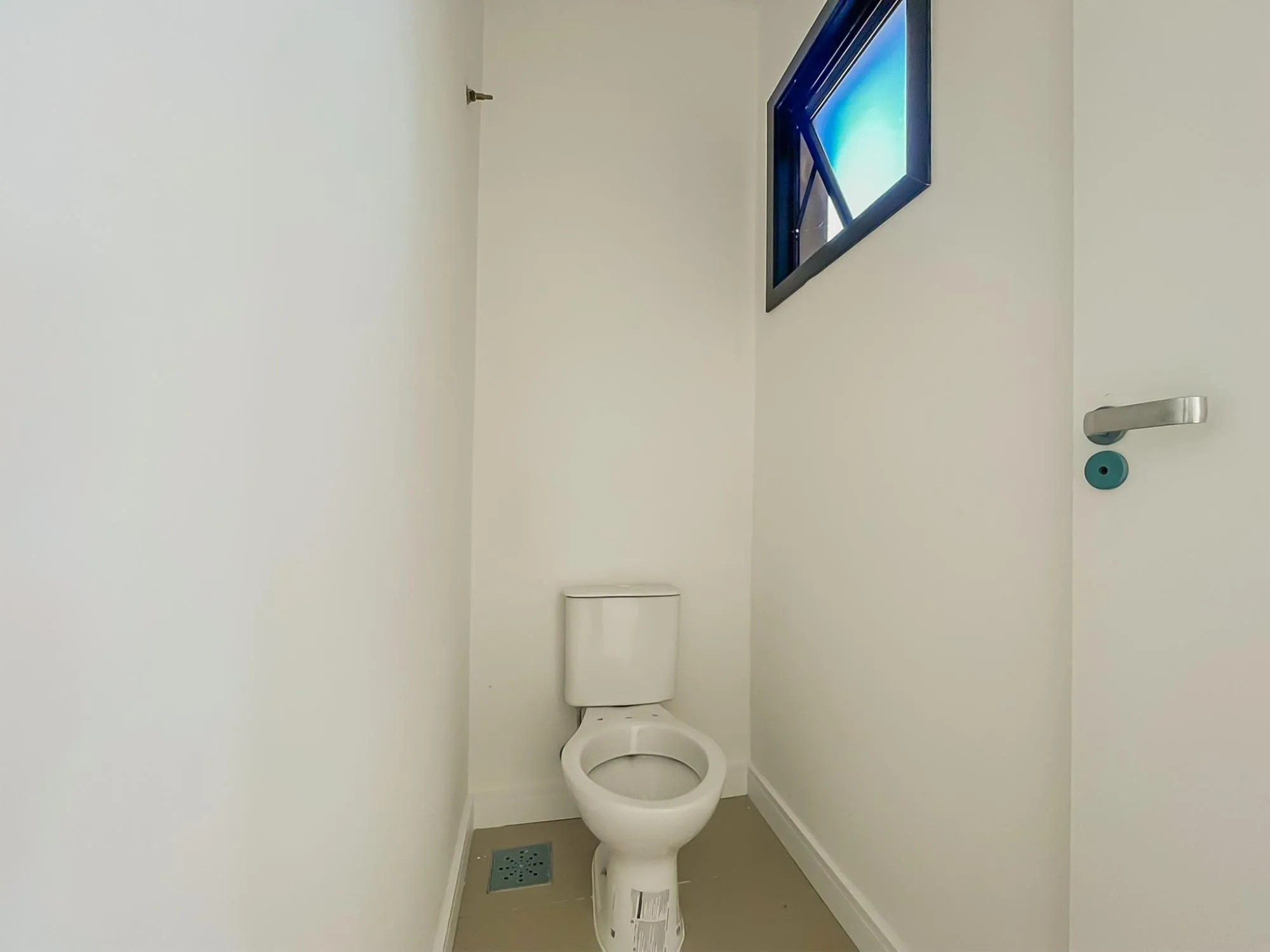 Imagem Casa térrea com 100m² privativo, em condomínio fechado na Estrada Jorge Pereira Nunes