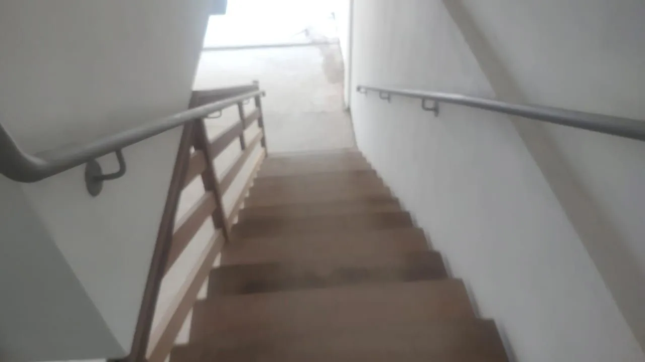 Imagem Vende loja ,com mezanino 180m², 2 banheiros