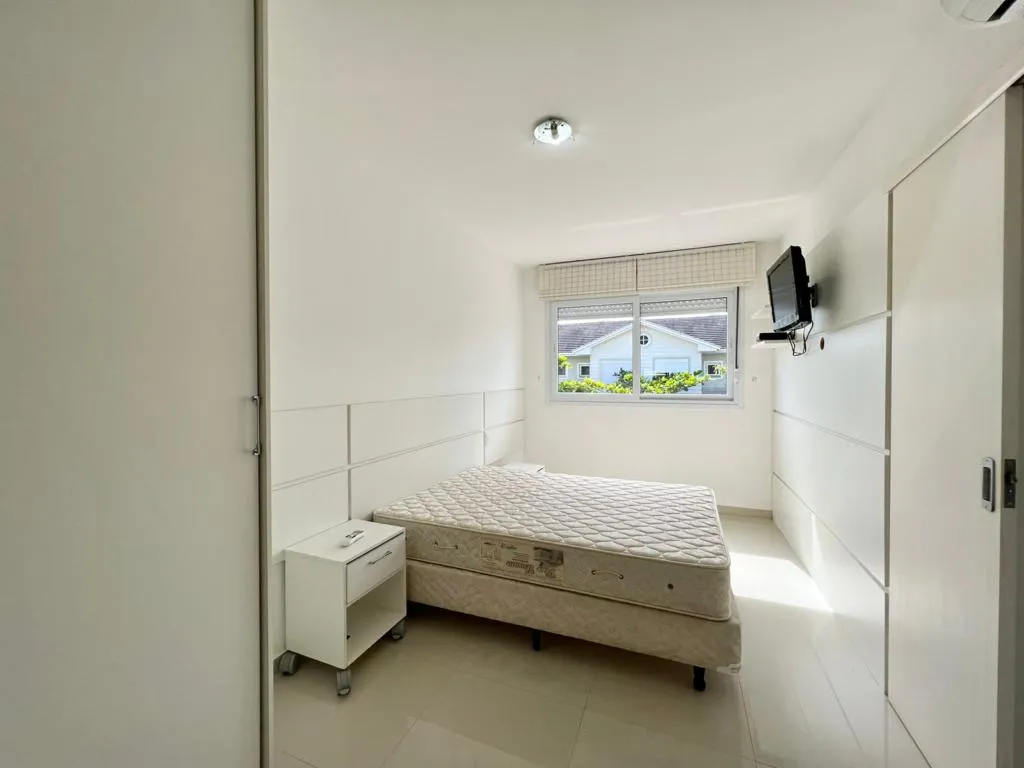 Imagem Casa em Condominio 5 Dormitórios - Bairro --