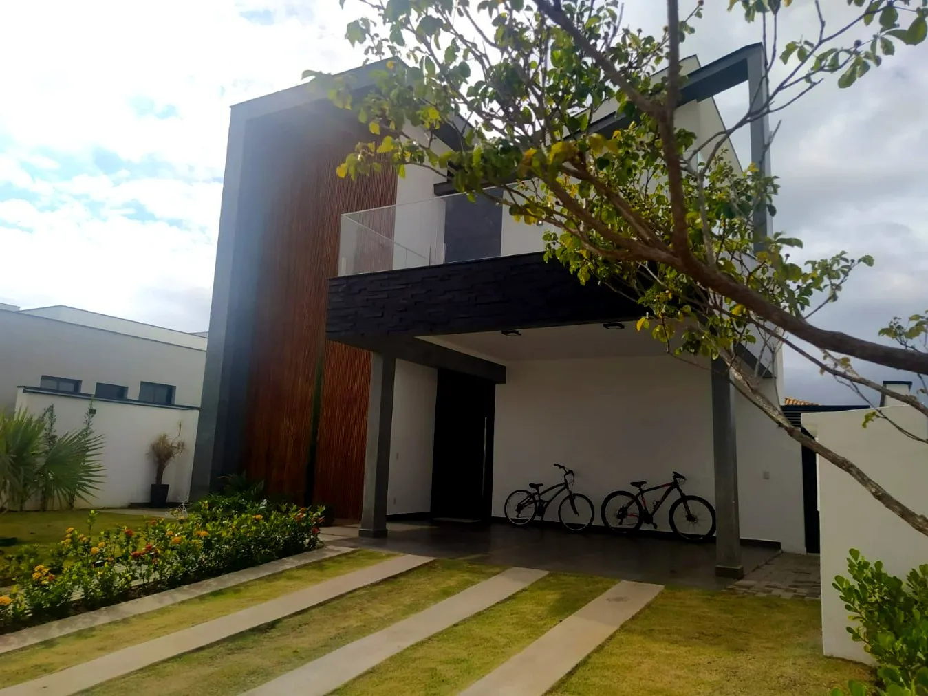 Imagem Casa para Locação e Venda com 3 suítes no Alphaville 1