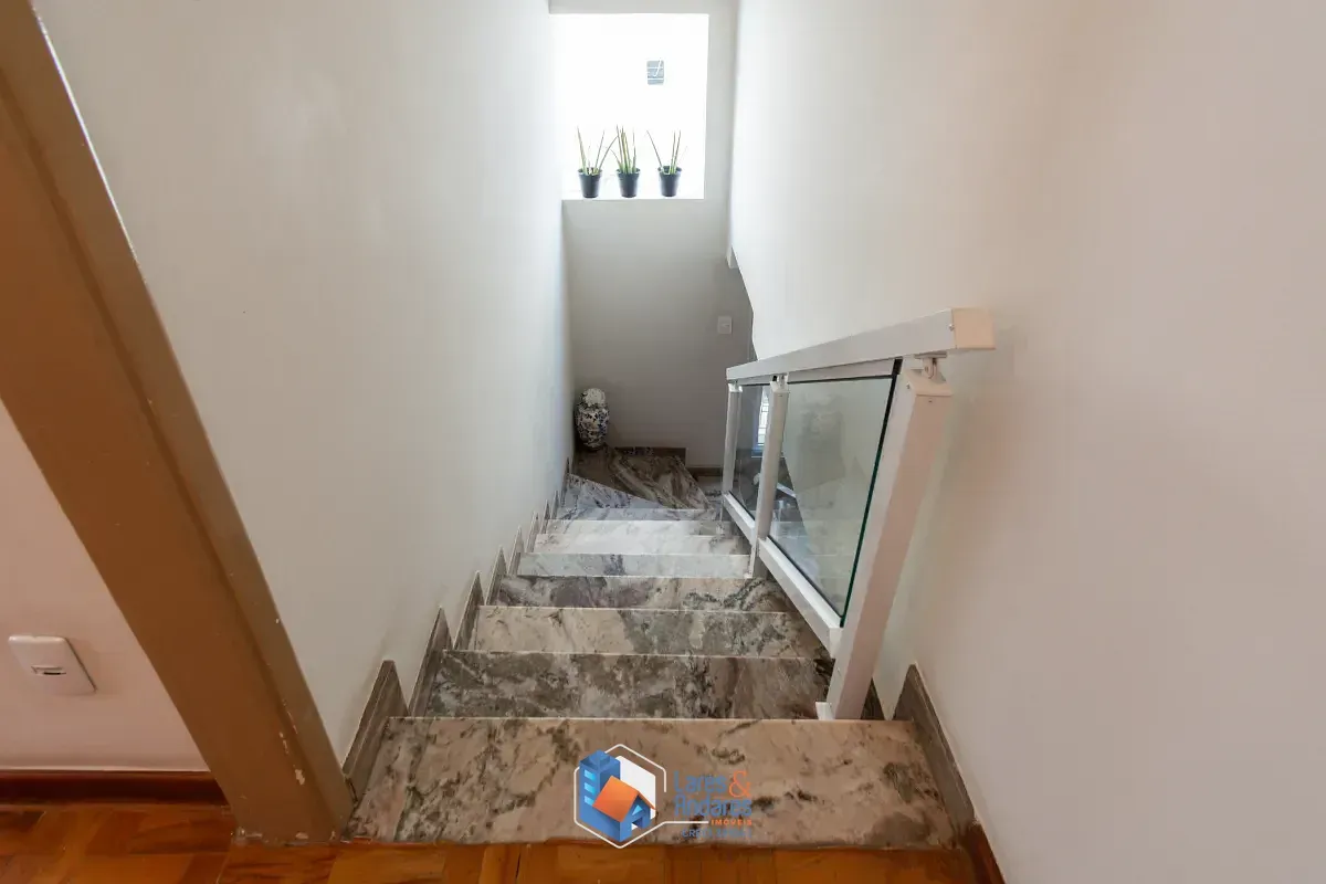Imagem Sobrado para venda em Planalto Paulista com 3 quartos, sendo 3 suítes, 175m²