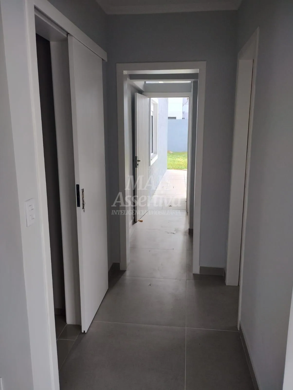 Imagem Excelente casa a venda em Tramandaí - 3 dormitórios, 2 vagas de garagem