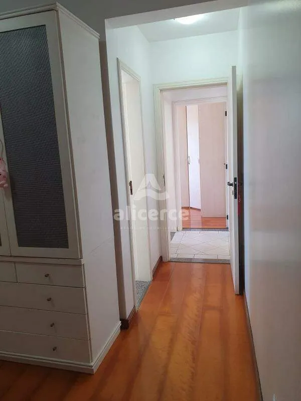 Imagem Apartamento à venda com 2 quartos 1 suíte, 76m² em Centro Florianópolis