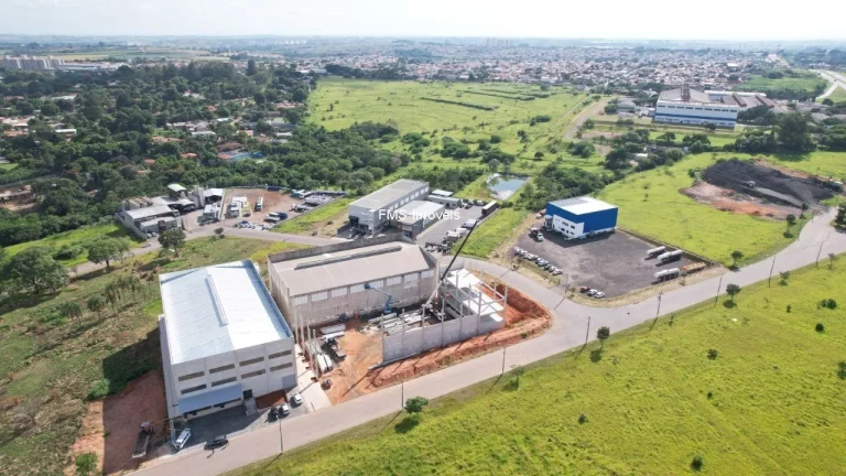 Imagem Lote com 3.693m² na SP-101