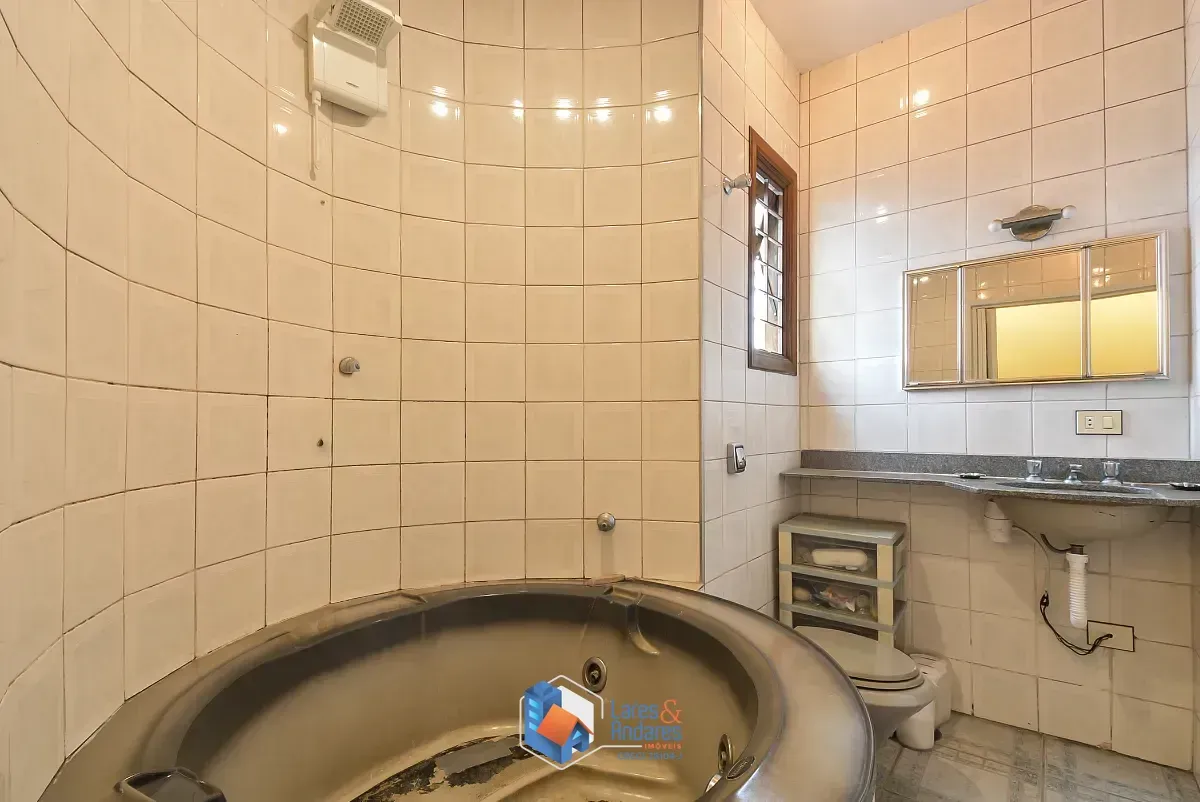 Imagem Sobrado para venda em Campo Belo com 3 quartos, sendo 1 suíte, 185m²
