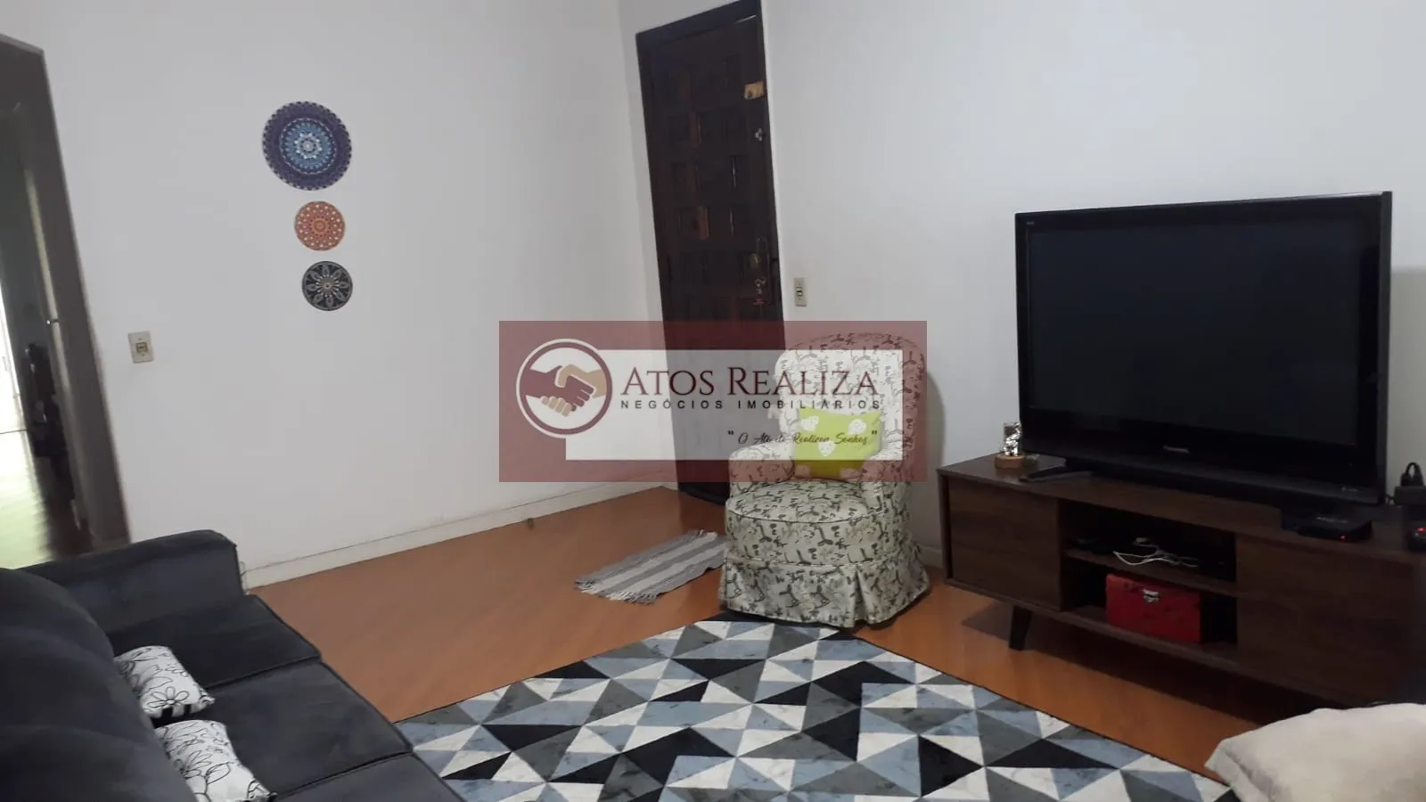 Imagem Sobrado com muito espaço, 4 dormitórios, 2 suítes, 2 Vagas.