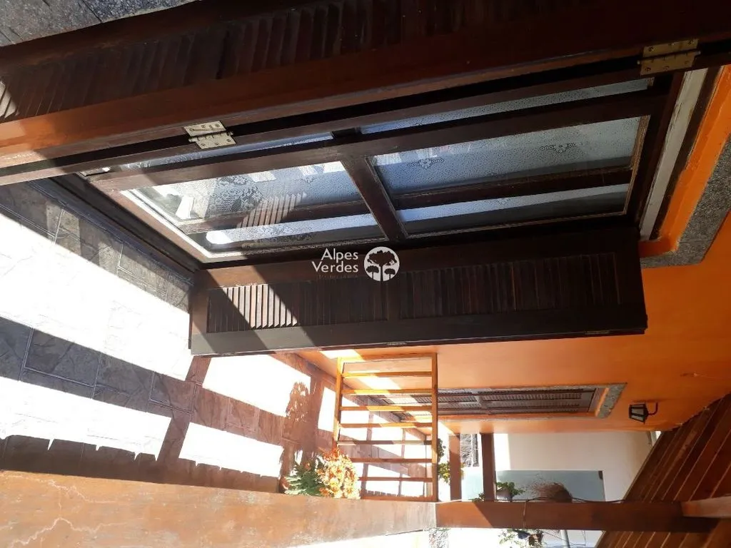 Imagem Vende-se Pousada com 13 dormitórios a cerca de 1,5 KM da Rua Coberta Gramado