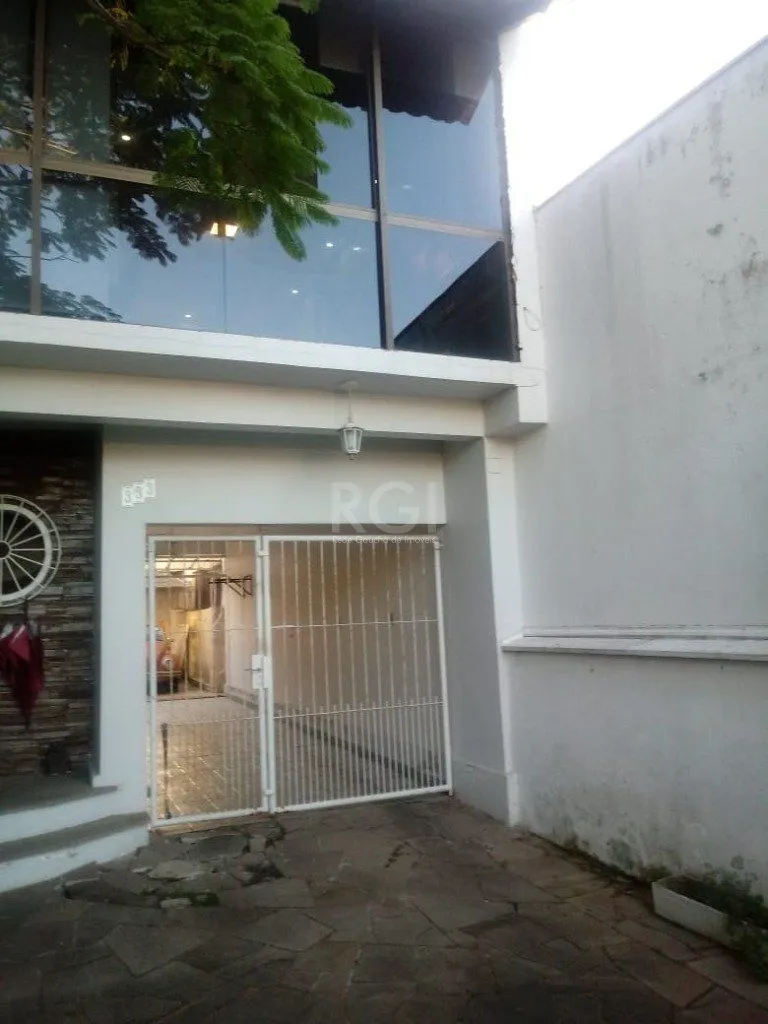 Imagem Casa para Venda - 300m², 3 dormitórios, sendo 1 suites, 5 vagas - Jardim Itu