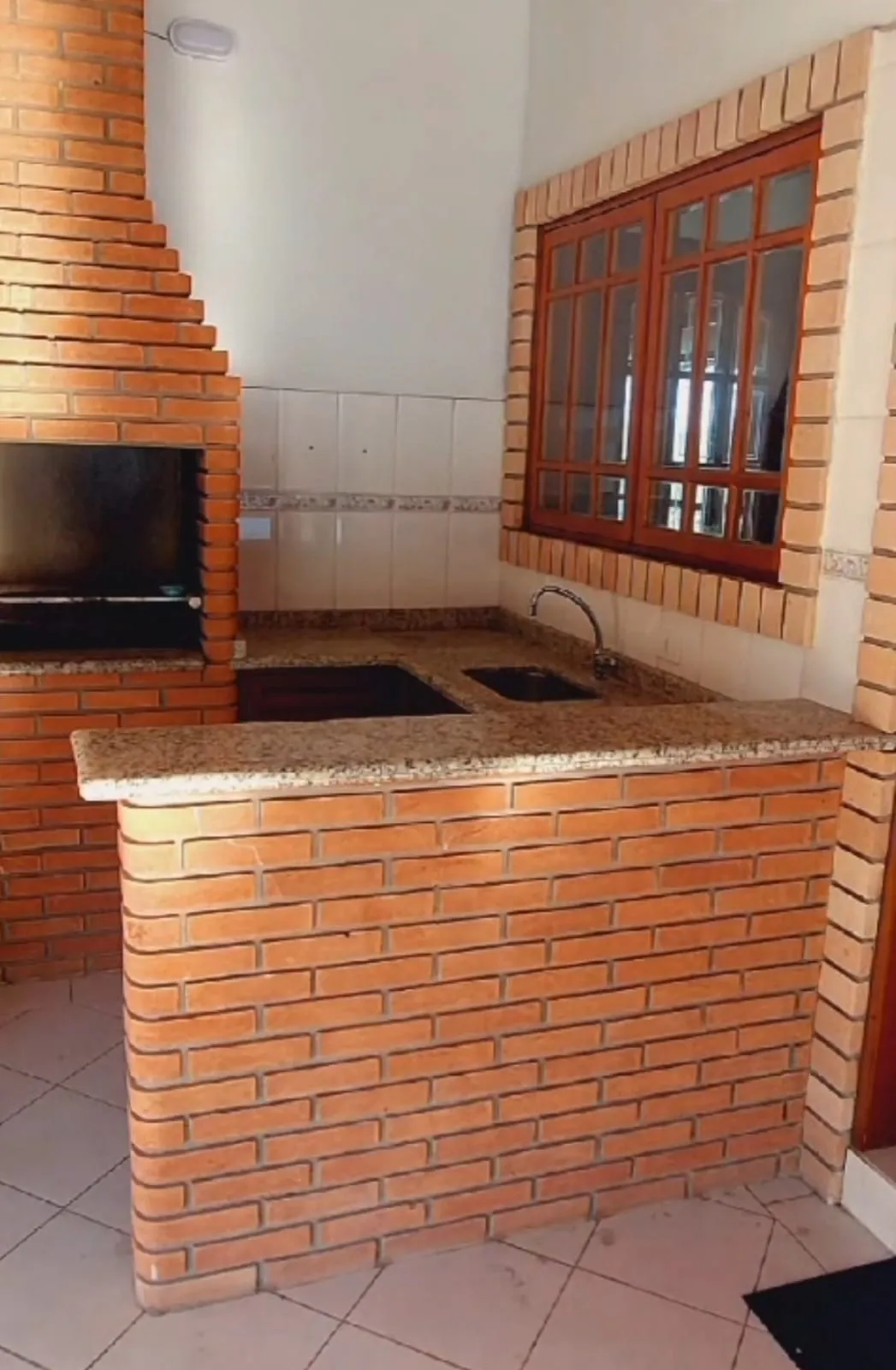Imagem Linda Casa no Parque Village Castelo: Conforto, Lazer e Natureza