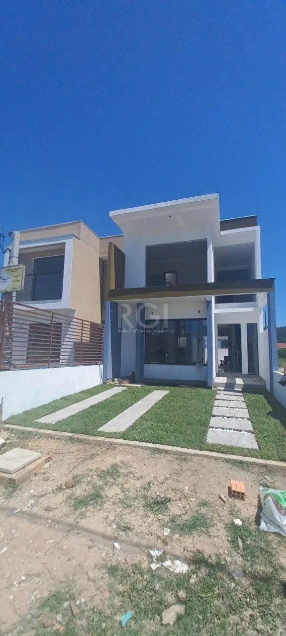 Imagem Sobrado com 3 suítes no bairro Aberta dos Morros