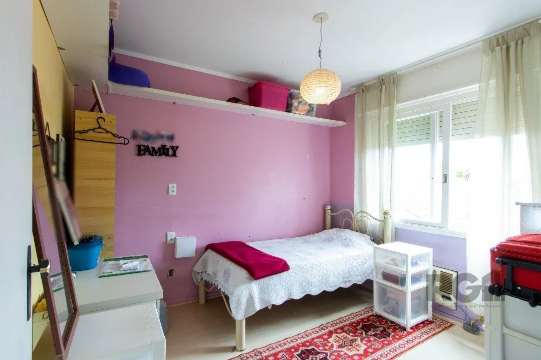 Imagem Apartamento com 73m², 2 dormitórios, área de serviço separada, living 2 ambientes , vaga de garagem escriturada e coberta.