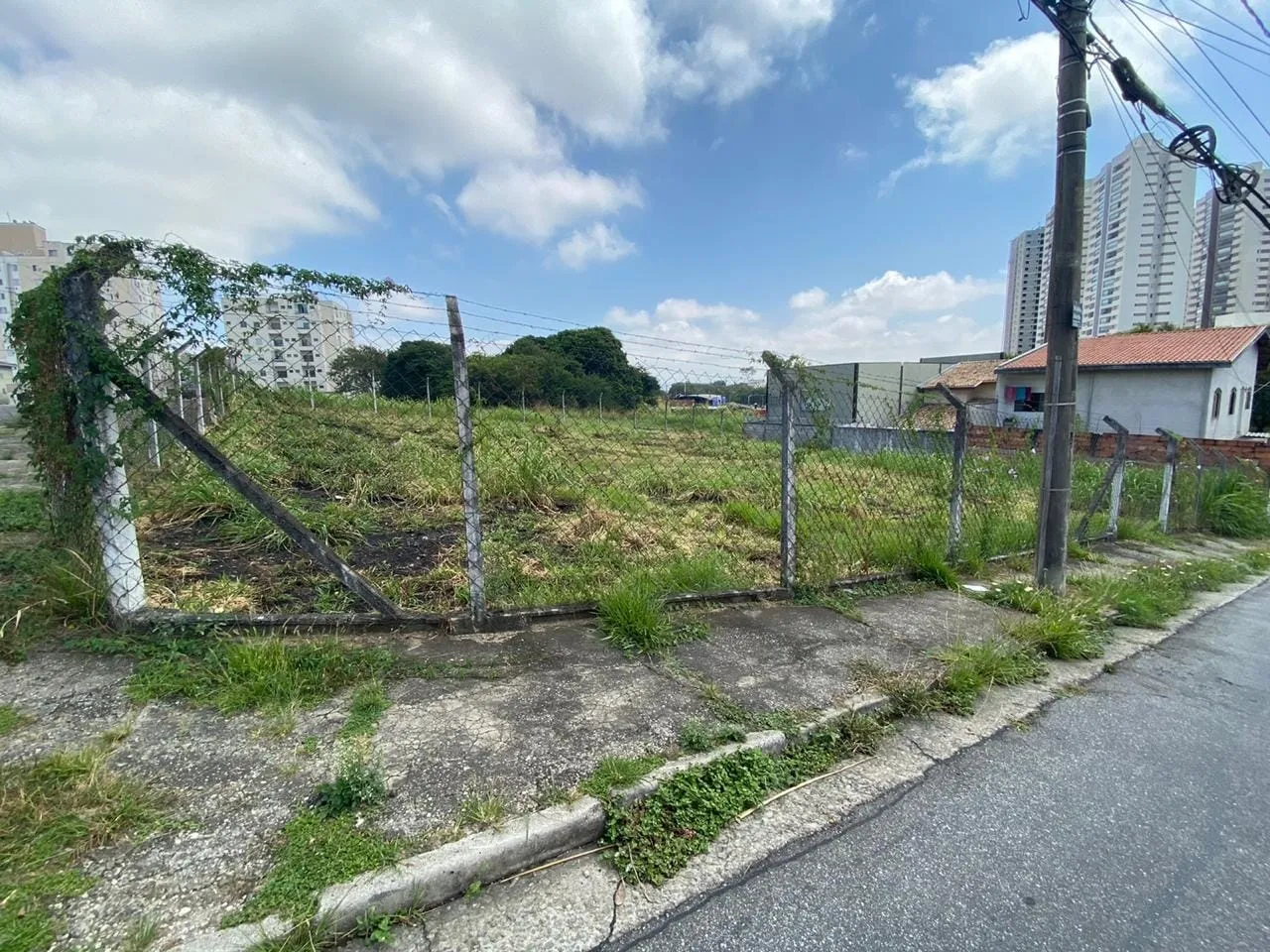 Imagem Terreno à venda 750M², Chacara Guisard, Taubaté - SP