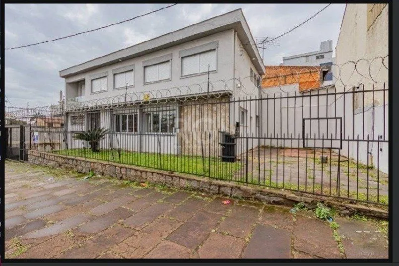 Imagem Casa para Venda - 220m², 3 dormitórios, sendo 2 suites, 2 vagas - Partenon