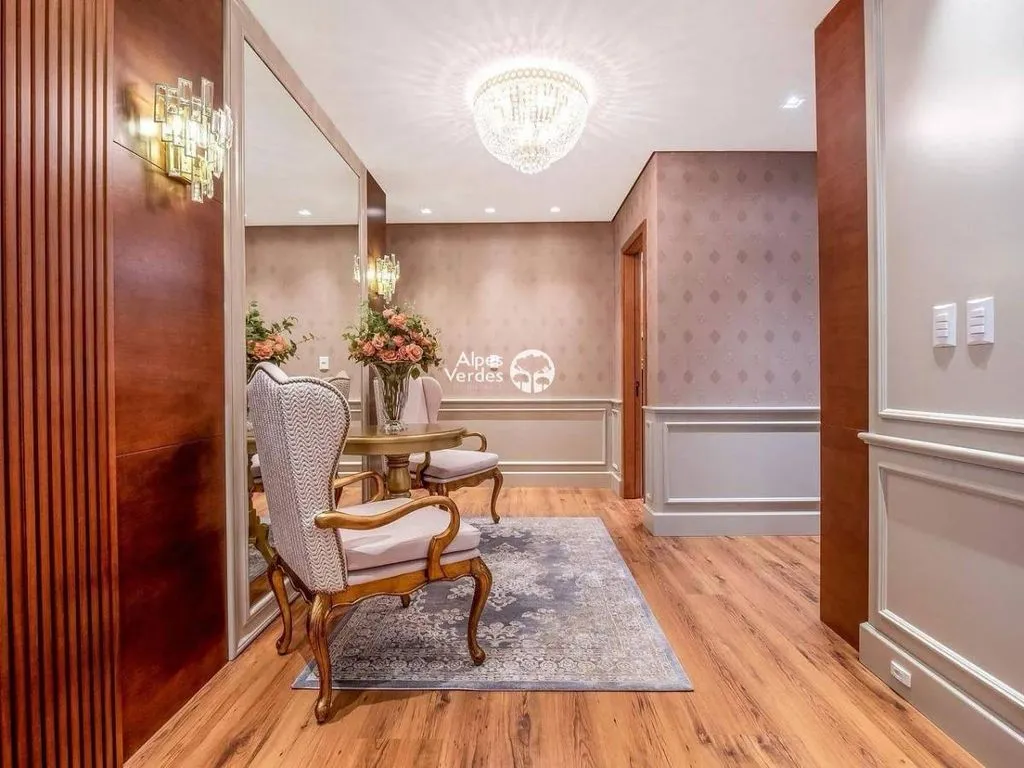 Imagem Vende-se Apartamento no Centro de Gramado, com 3 quartos