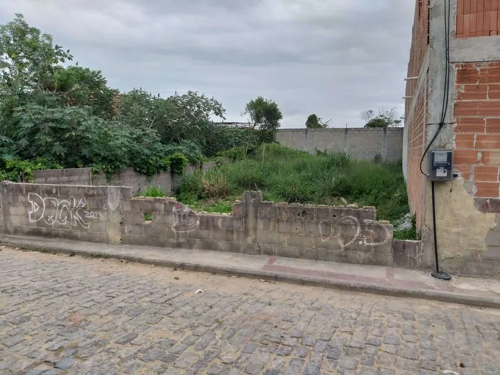 Terreno à Venda, 125 m² em Lagomar - Macaé