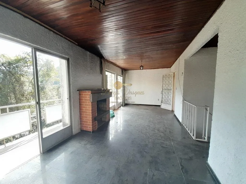 Imagem Casa em Condomínio para Venda em Teresópolis / RJ no bairro Colônia Alpina