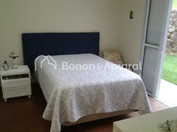 Imagem Esta casa está localizada no condomínio Colinas Ermitage, em Sousas, Campinas-SP, em um terreno de...