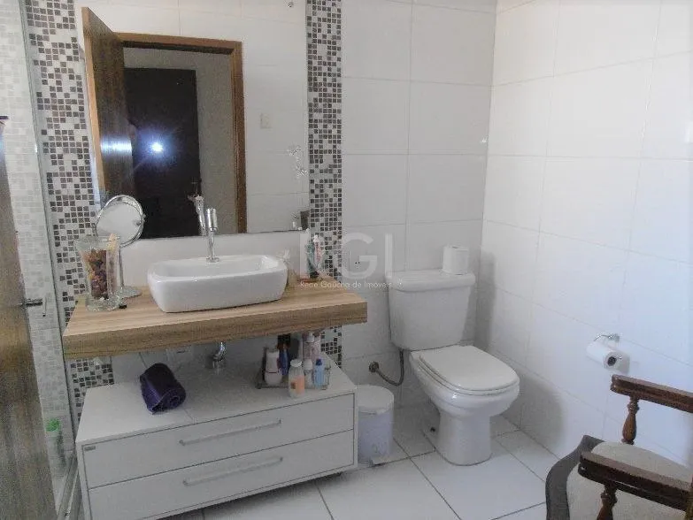 Imagem Casa para Venda - 159m², 3 dormitórios, 3 vagas - Menino Deus