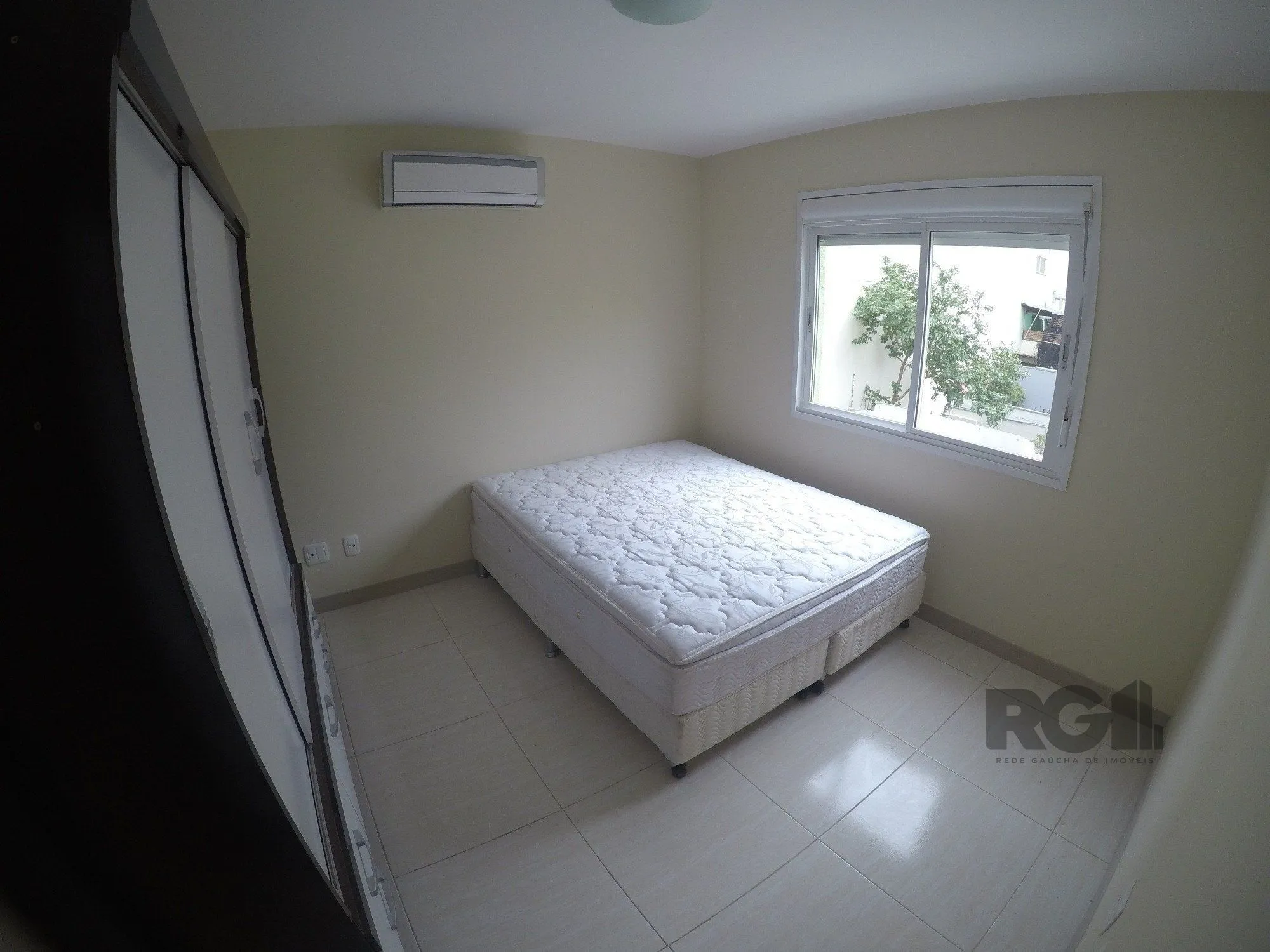 Imagem Apartamento para Venda - 75m², 2 dormitórios, 1 vaga - Rio Branco