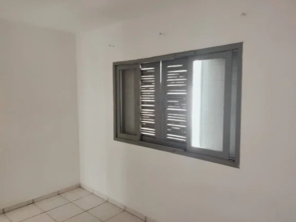 Imagem Sobrado com 180 m² 3 Dormitorios sendo 1 Suite 2 vagas de Gargens
