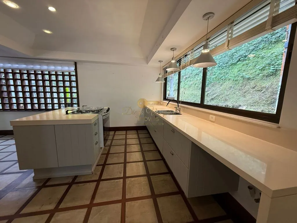 Imagem Casa em Condomínio para Venda em Teresópolis / RJ no bairro Granja Guarani