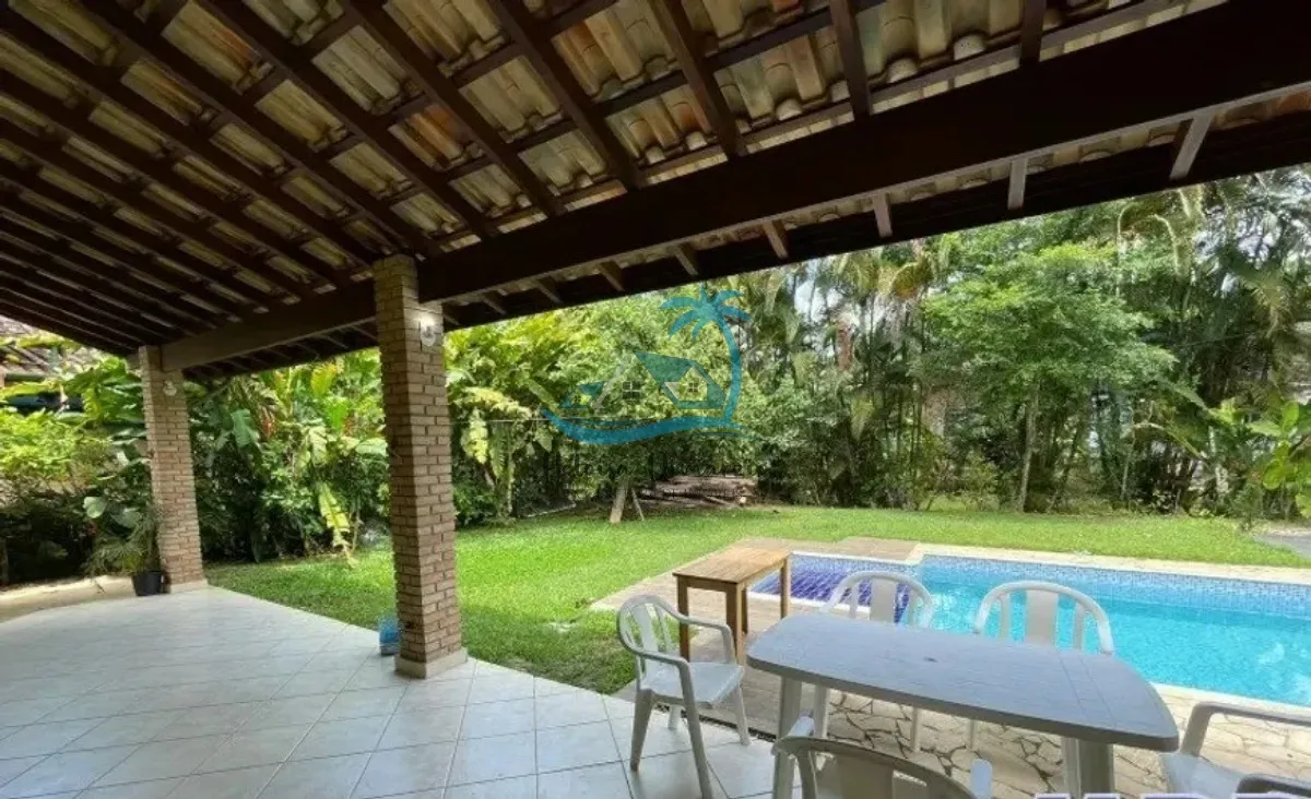 Imagem Casa de alto padrão à venda em condomínio fechado (Jardim Costa Azul) em Ubatuba