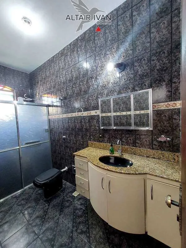 Imagem Casa antiga em bom estado