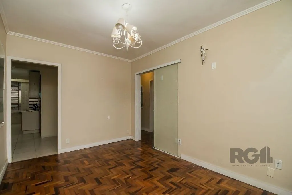 Imagem Excelente casa de 389,53m² com 8 dormitórios e 3 vagas.