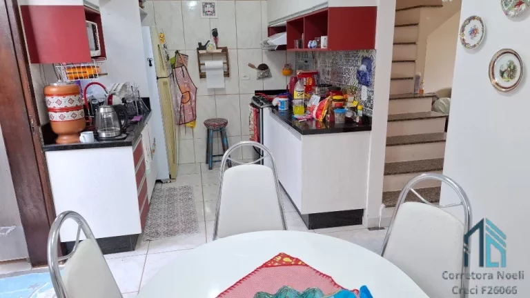 Imagem Sobrado 04 c/suíte, ótimo espaço nos fundos e frente, no Santa Cândida/Boa Vista em Curitiba PR