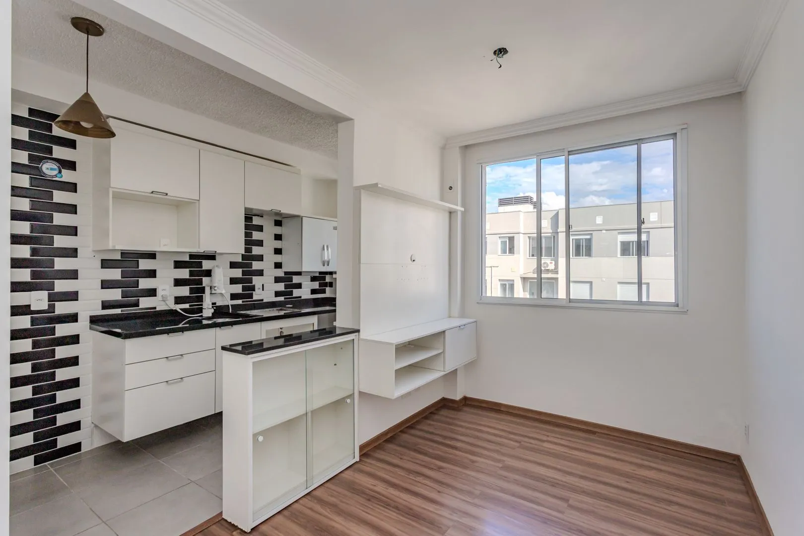 Imagem Apartamento no Sarandi de 2 dormitórios vaga e infra DESOCUPADO