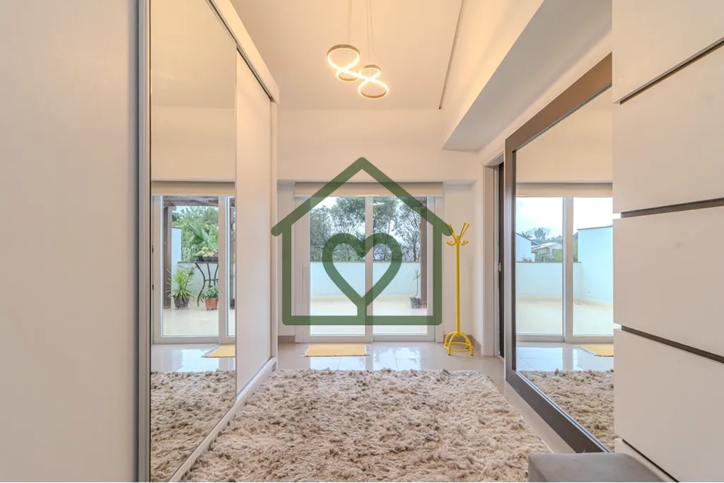 Imagem É com entusiasmo que apresento essa excelente oportunidade de moradia: uma bela casa em condomínio...