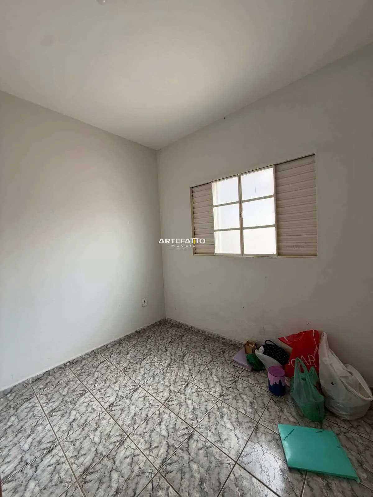 Imagem OPORTUNIDADE DE CASA NO RESIDENCIAL CHICO NECA EM TERRENO INTEIRO