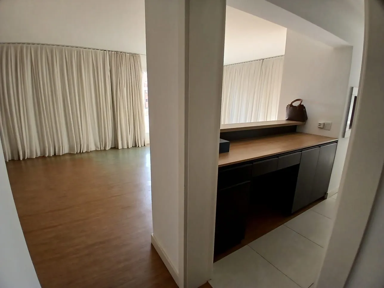 Imagem Apartamento com 3 dormitorios e suite no Menino Deus, Porto Alegre/RS