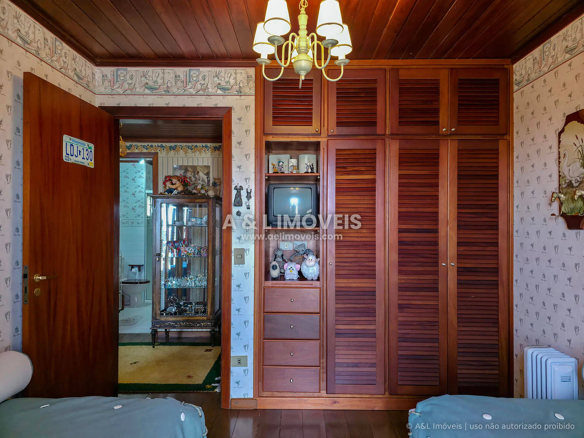 Imagem Apartamento com 4 dormitórios e 2 suítes à venda em Campos do Jordão
